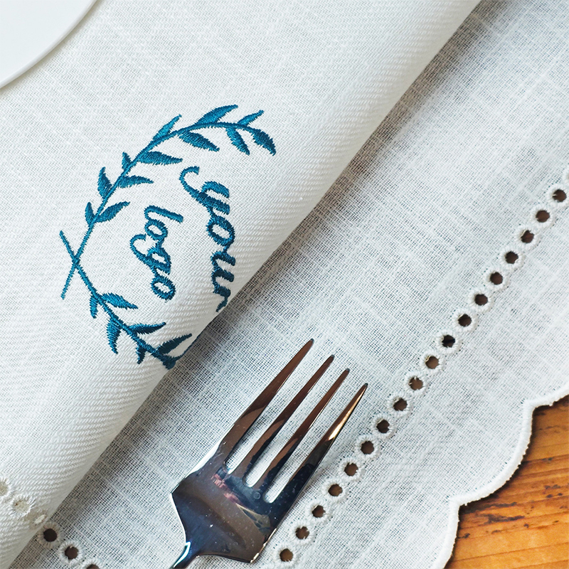 Tovaglioli di stoffa con logo monogramma personalizzato