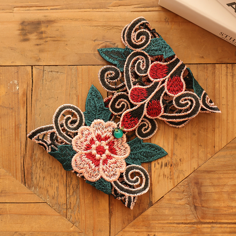 Altri accessori moda ricamati